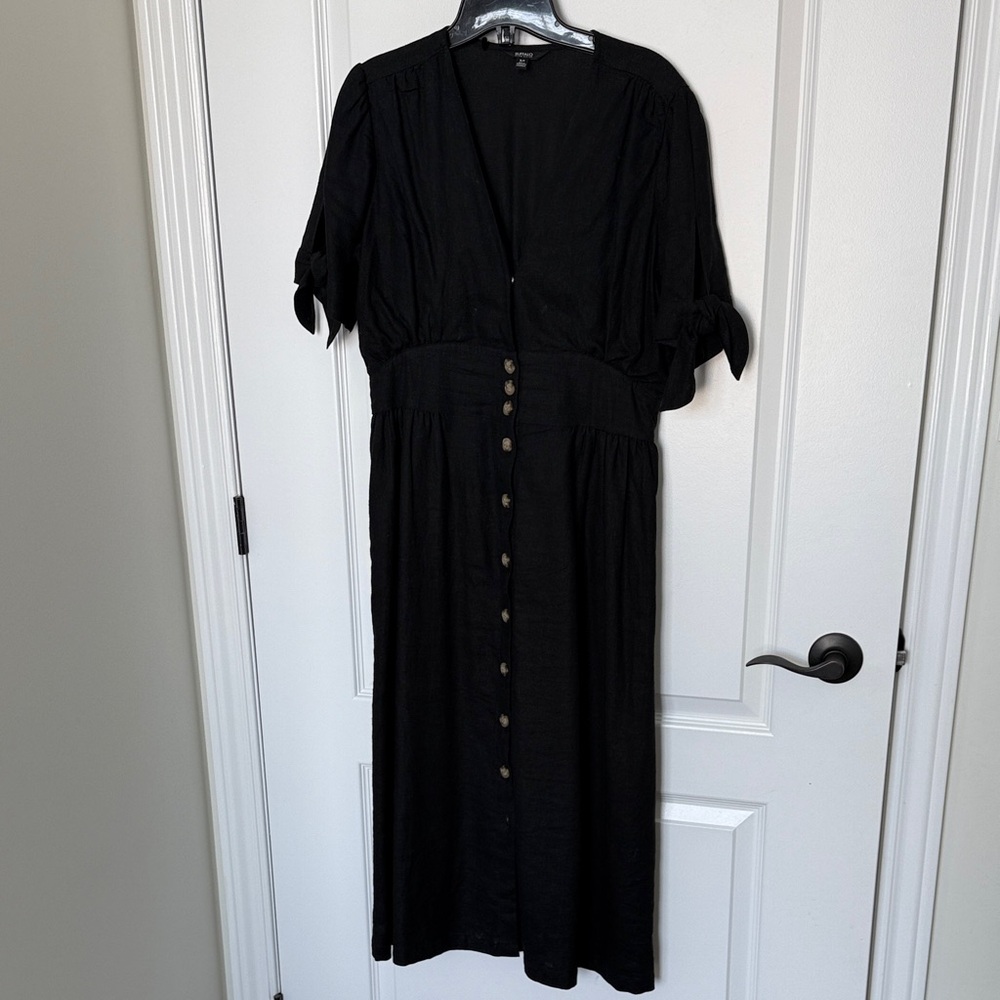 Elegant Black Linen Button-Down Dress